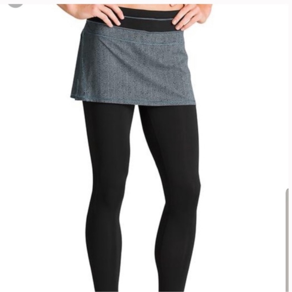 Athleta suit up Placid 2 in 1 skirt fleece leggings